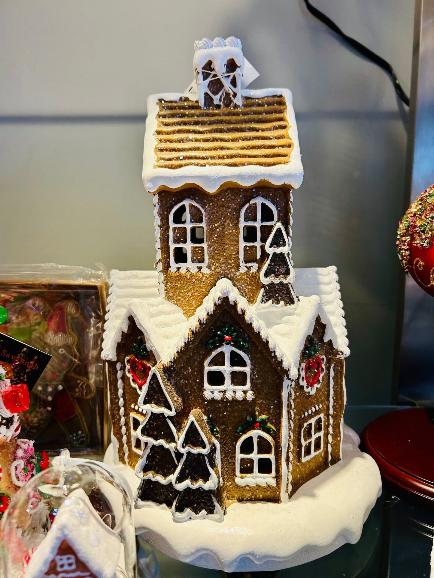 Resin Gingerbread LED House w/Timer