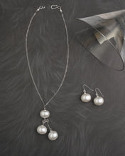 Kate 14Kt Gold Box Chain, Shell Pearl Necklace