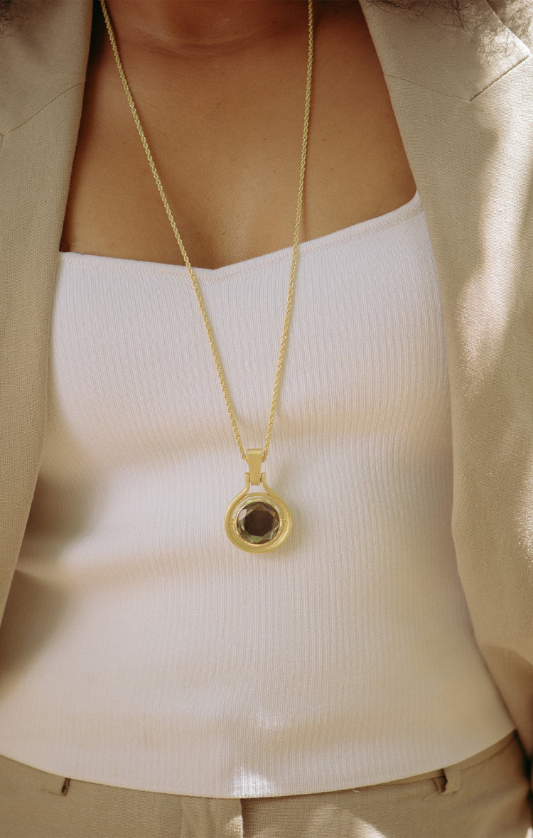 Roe Pendant Necklace - Blue Sapphire/Labradorite