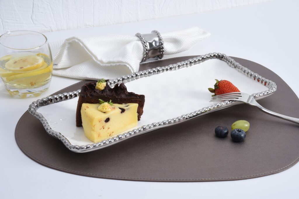 STT Med. Rect Tray w/Silver