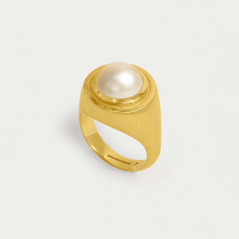 Mini Signet Pearl Ring Gold