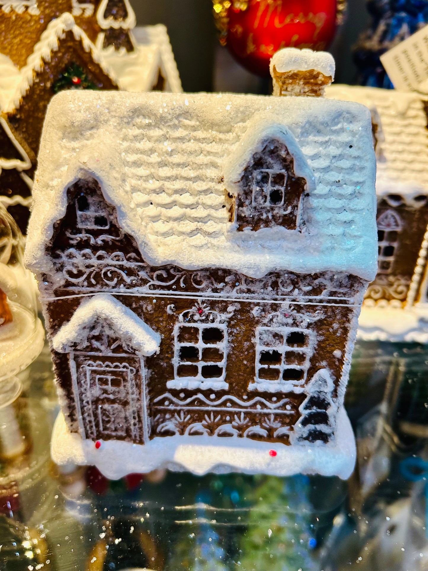 Resin Gingerbread LED House w/Timer