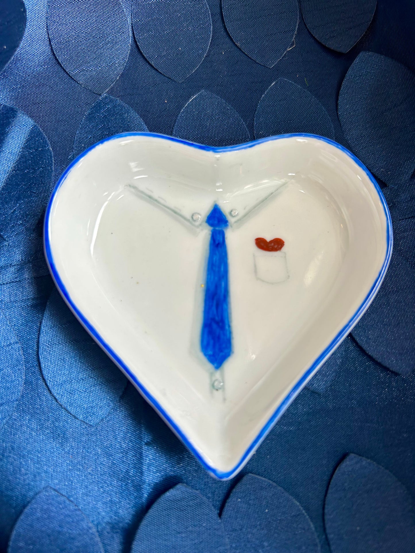 Tie Heart in Pocket Heart Dish
