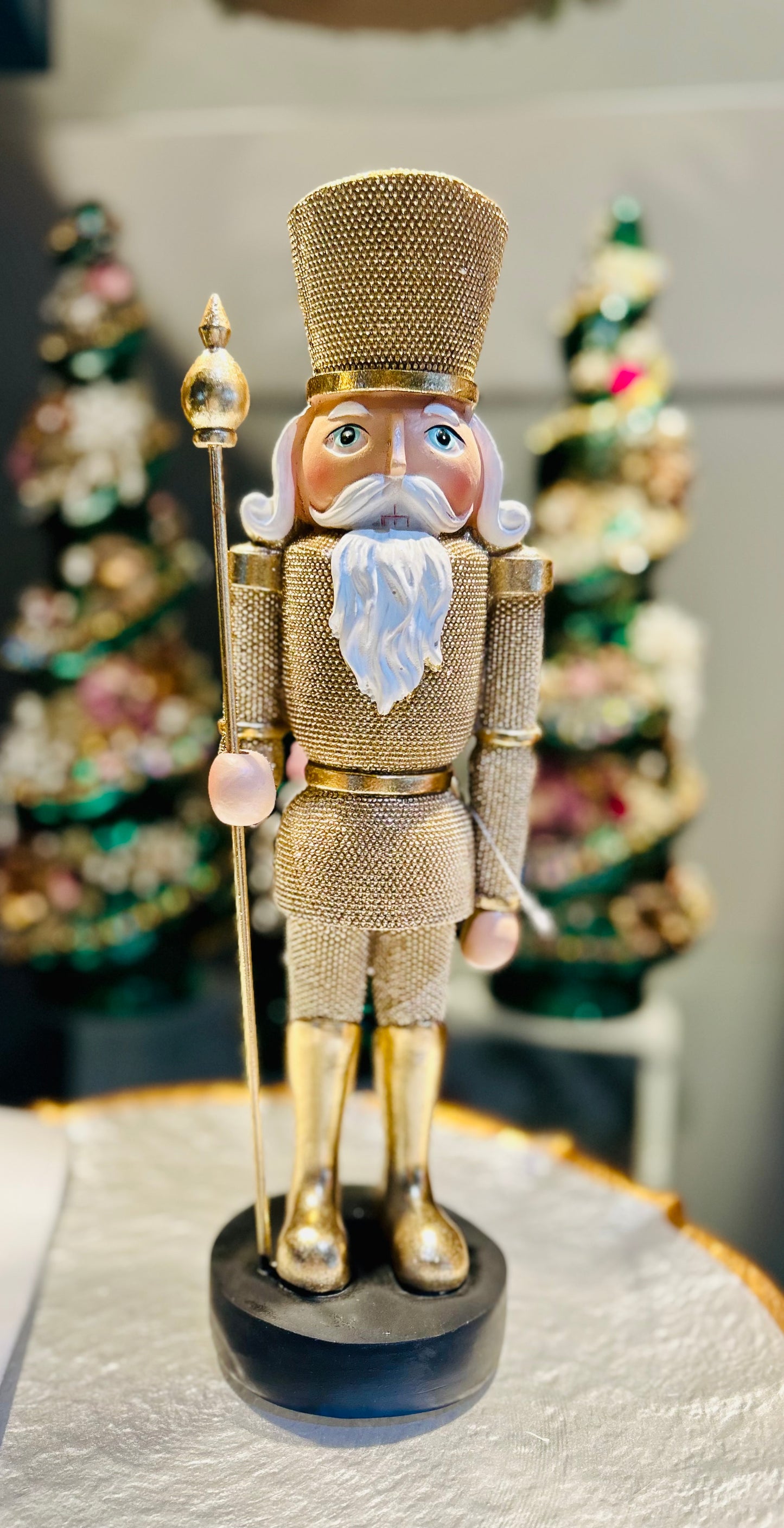 Resin Gold Faux Beaded Soldier