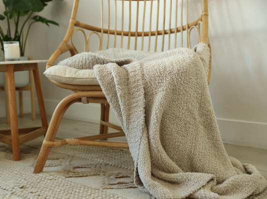 Luxxe Feather Yarn Nude Throw