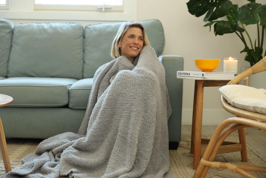 Luxxe Feather Yarn Grey Throw