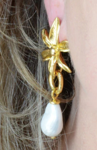 Flower with Baroque Pearl Drop Earrings